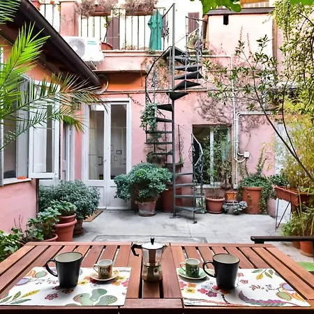 Monti Secret Garden *